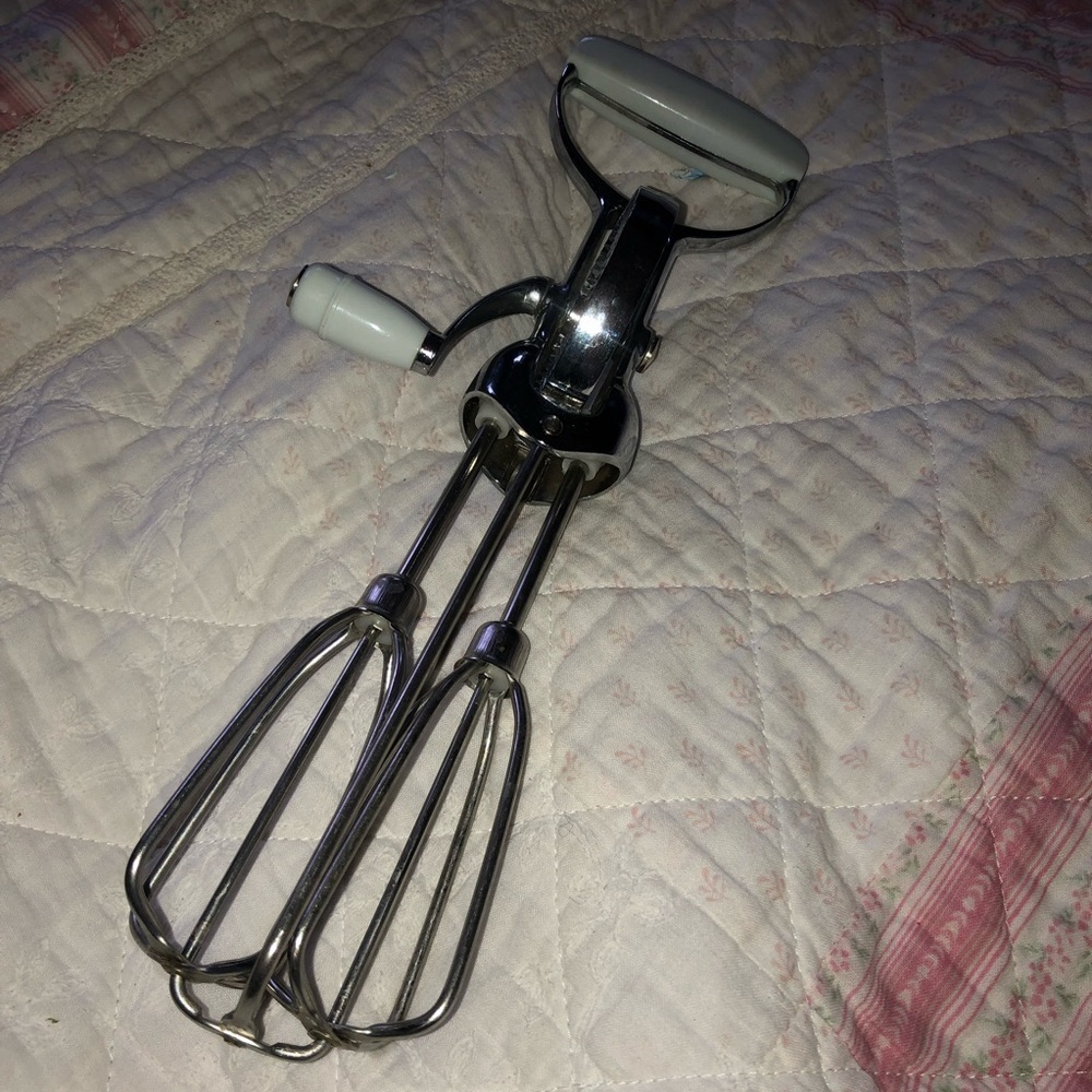 Vintage Hand Mixer with White Handles - farmhouse ready - off the grid- camping